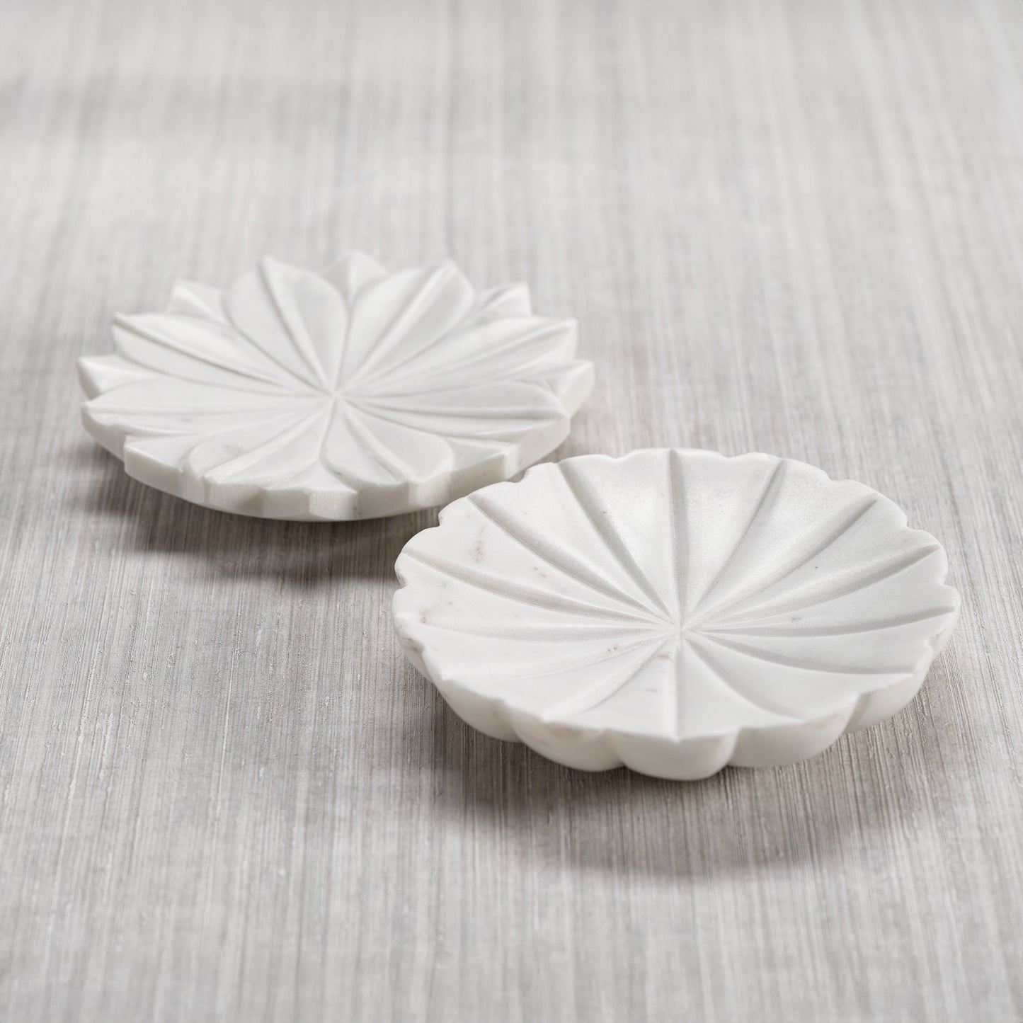 Zodax Kara 2-Piece Flower Marble Decorative Dish Set, White, White